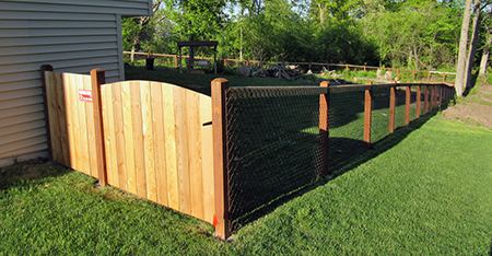 photo of vinyl fence